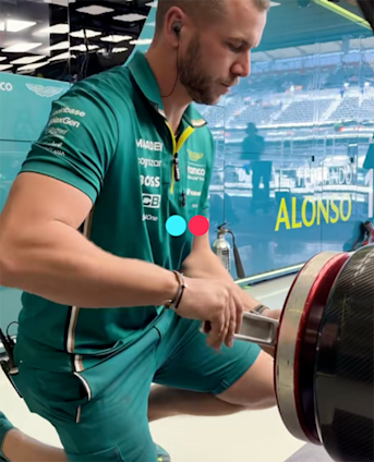 DITL Mexico mechanic thumbnail