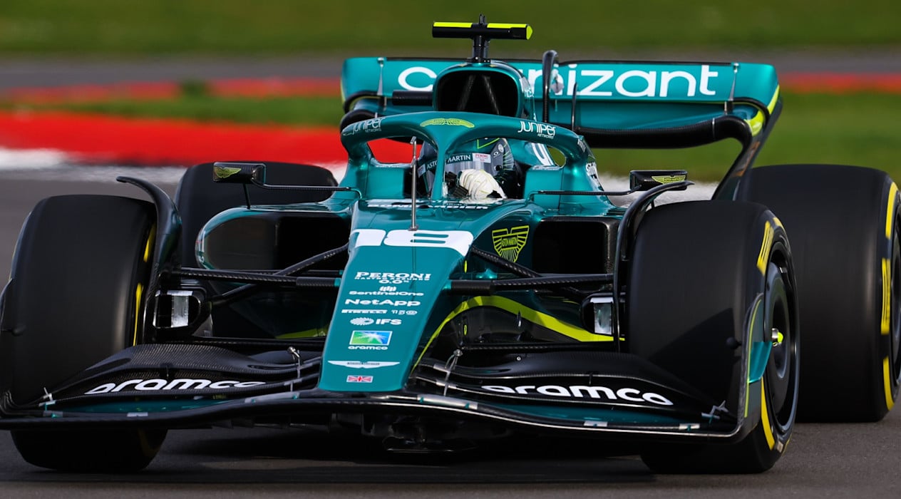 Lance Stroll in the AMR22
