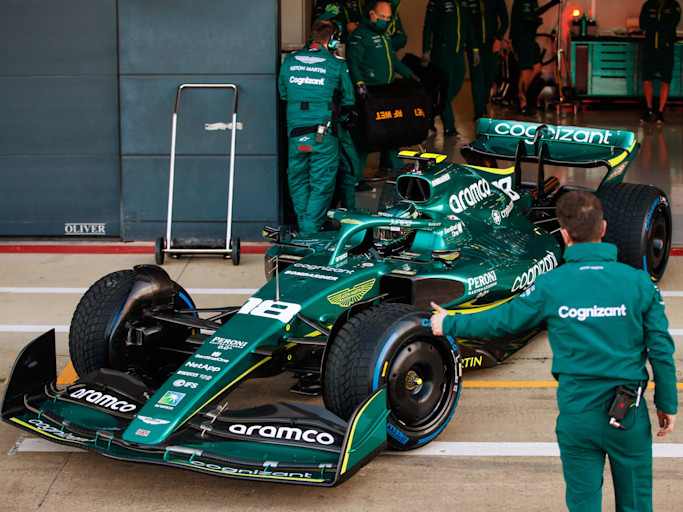 Lance Stroll in the AMR22
