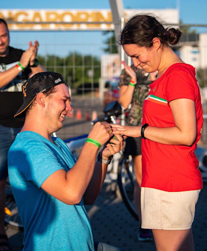 Veronika accepts Daniel's proposal