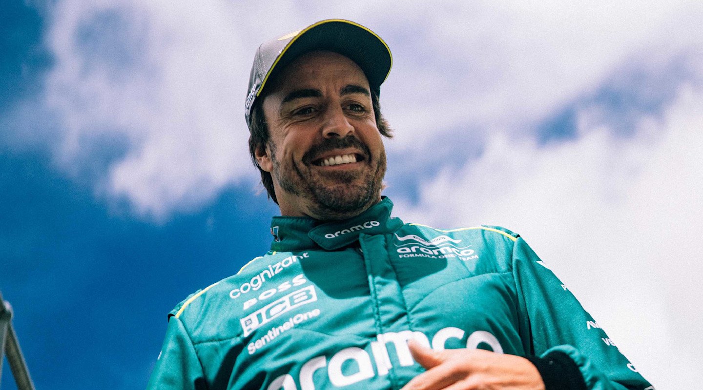 Fernando fist bump