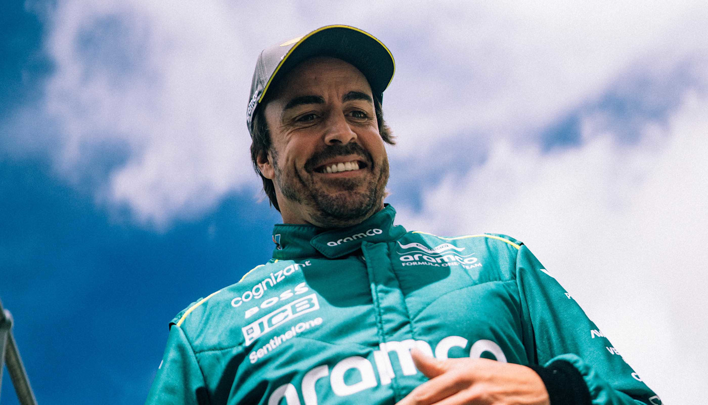 Fernando fist bump