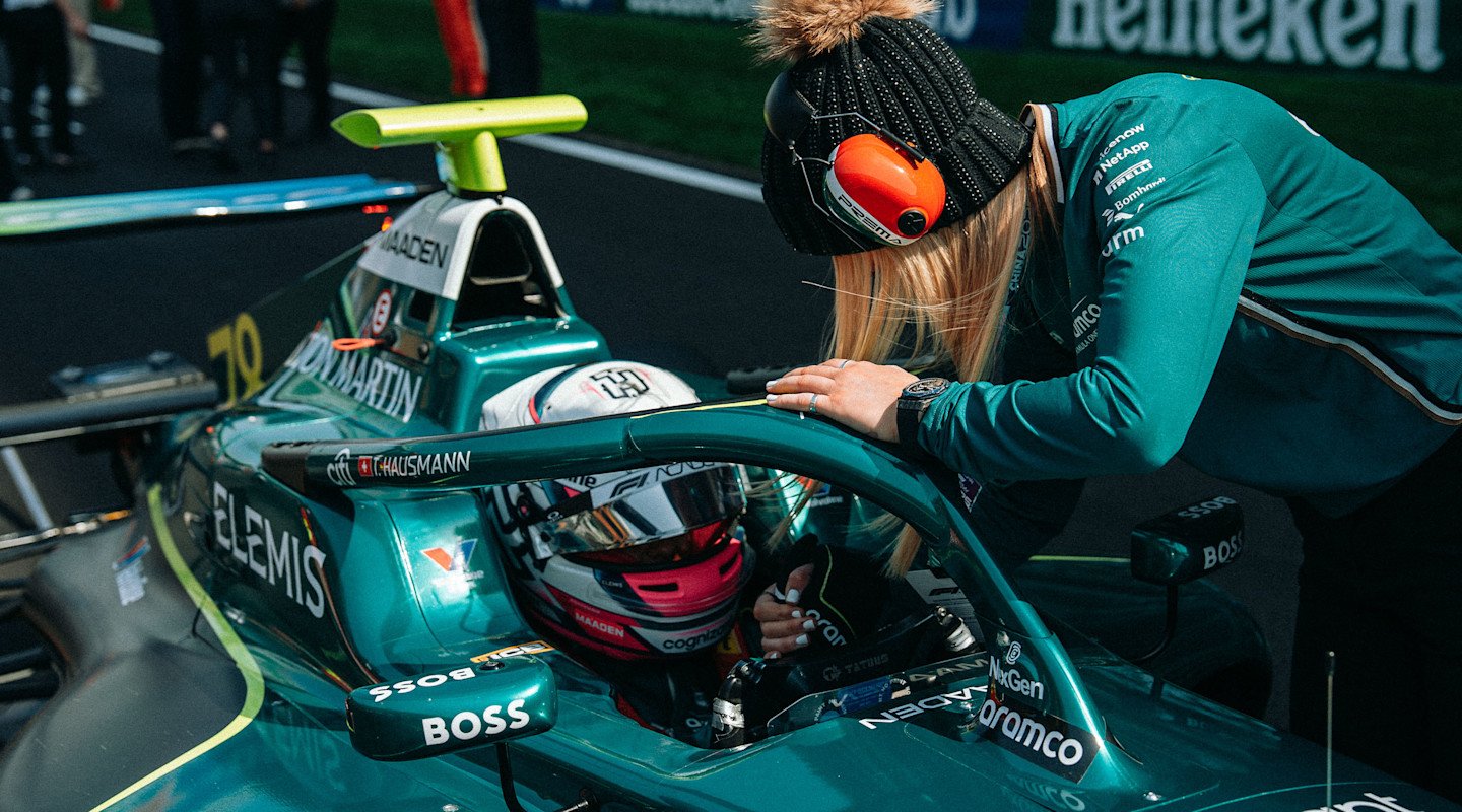 UYG Tina Jess fixed image 1