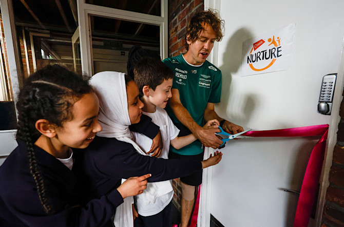 Sebastian visited The Oasis Johanna primary school to open a new therapy room for children