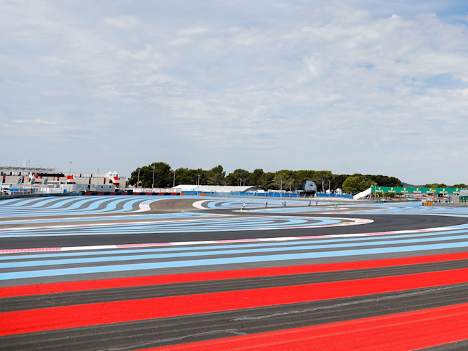 Starting a lap in France