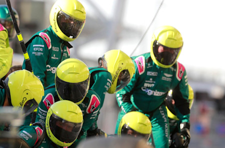 Practice pitstops in Bahrain
