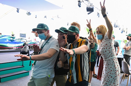 Guests are photobombed by Rachel Brookes