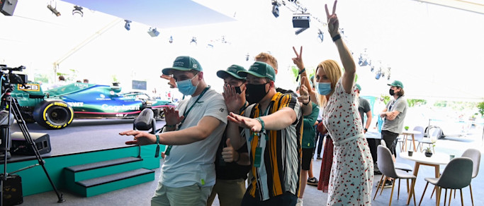 Guests are photobombed by Rachel Brookes