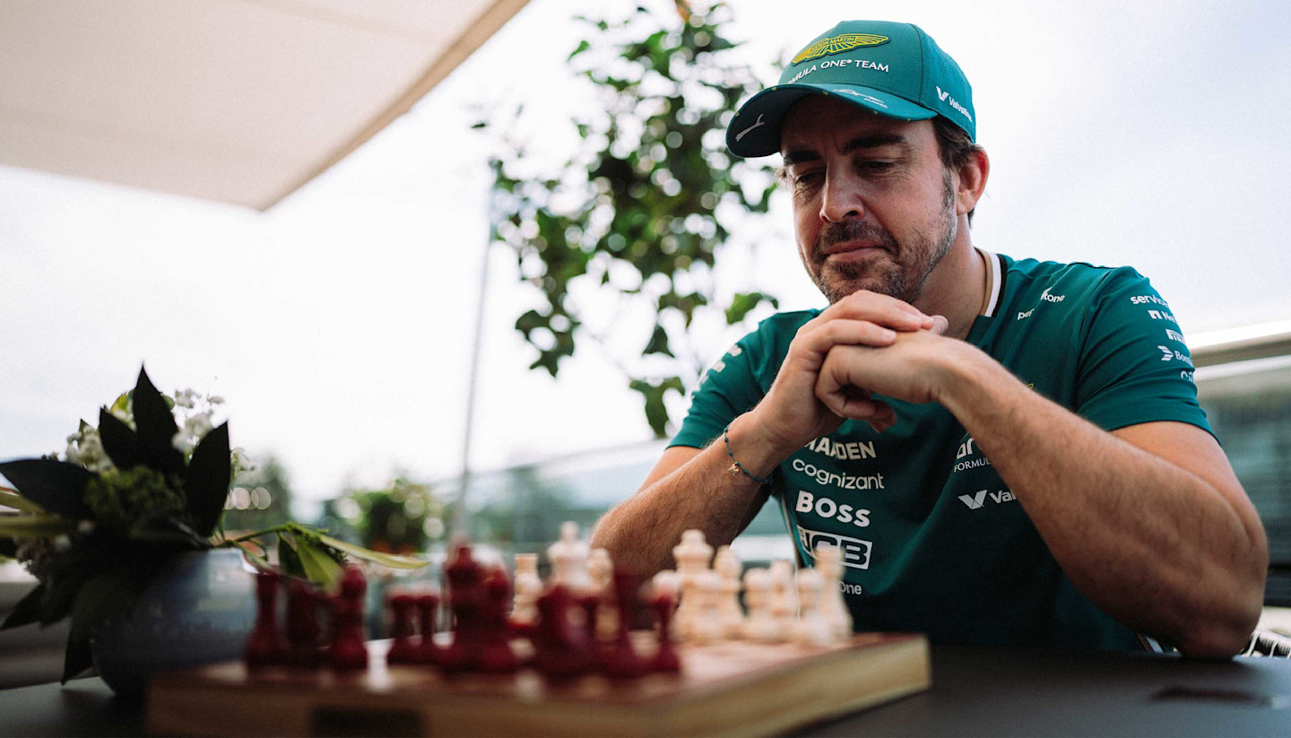 Fernando Chess SH-04 homepage hero 4