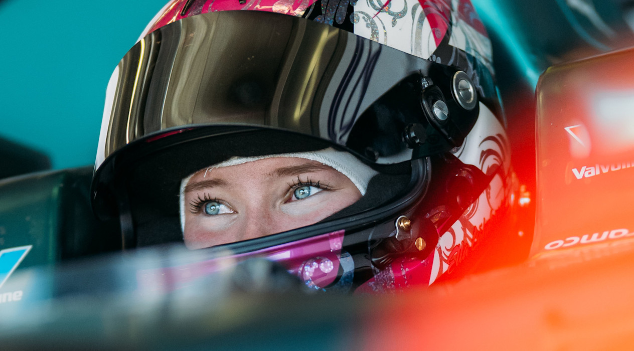 Ella Lähdemaa interview header