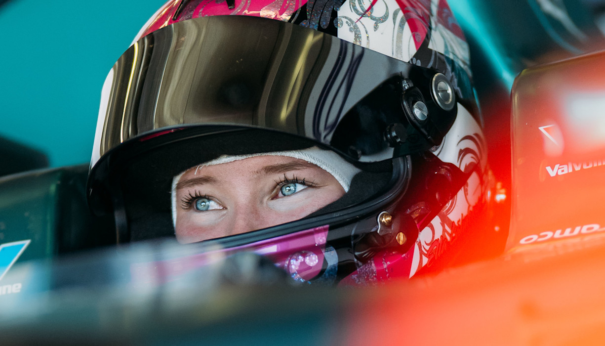 Ella Lähdemaa interview header