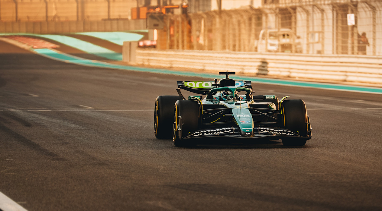 Abu Dhabi post-season test desktop article hero