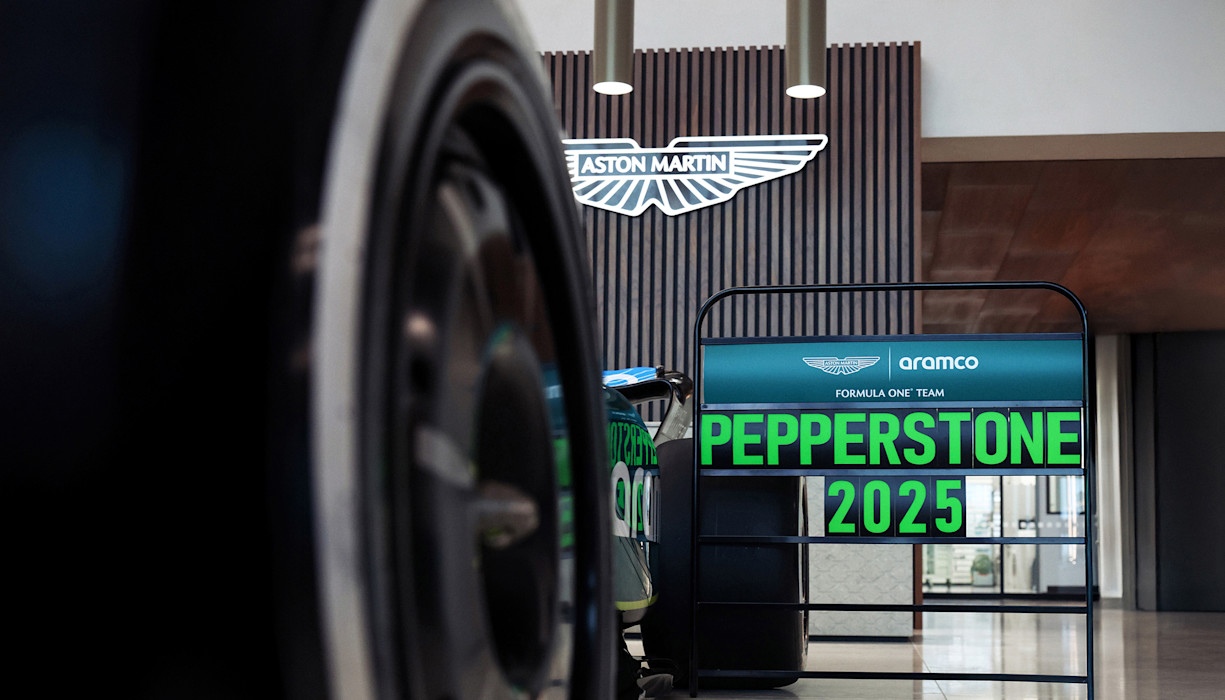 Pepperstone Header
