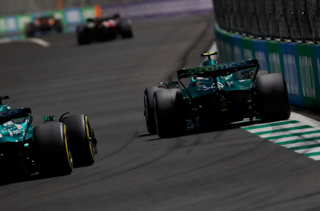 The AMR22s of Nico and Lance both took turns to challenge for points finishes