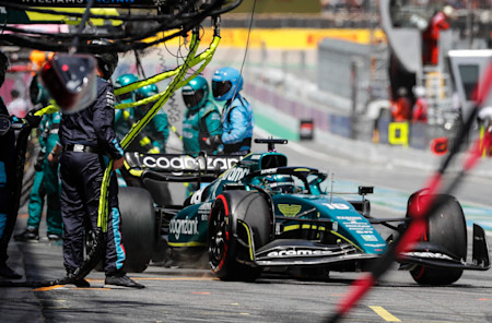 Springing into action: a successful pitstop as Lance heads out for his second stint